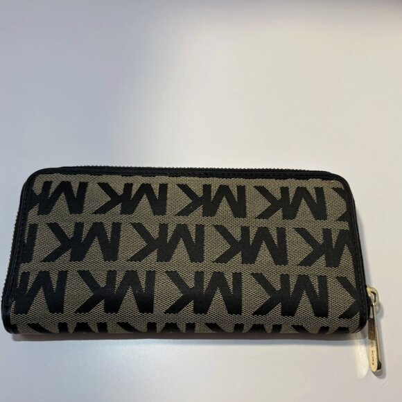 Michael Kors Jet Set Travel Zip Around Wallet - Picture 4 of 12